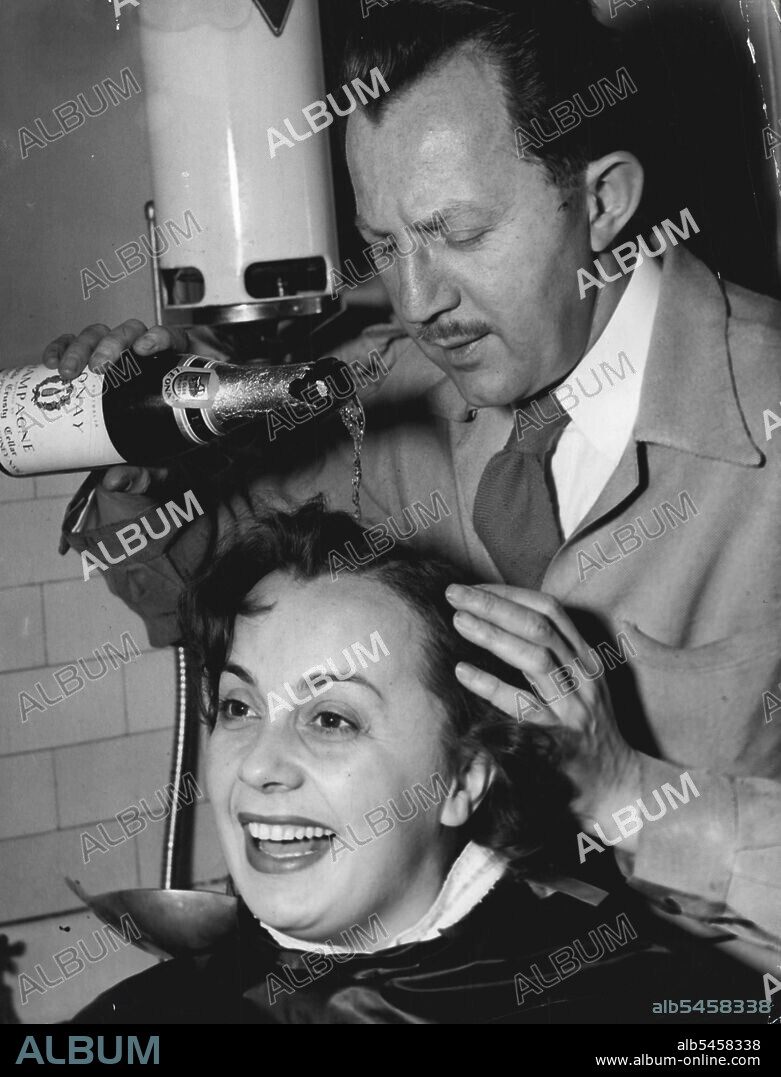 Italian opera singer Rina Malatrasi and hairdresser Paul Loraine. August 30, 1955.