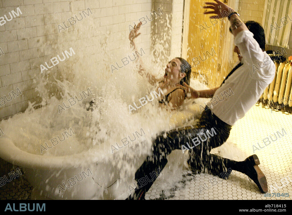 KEANU REEVES und RACHEL WEISZ in CONSTANTINE, 2005, unter der Regie von FRANCIS LAWRENCE. Copyright WARNER BROS. PICTURES.