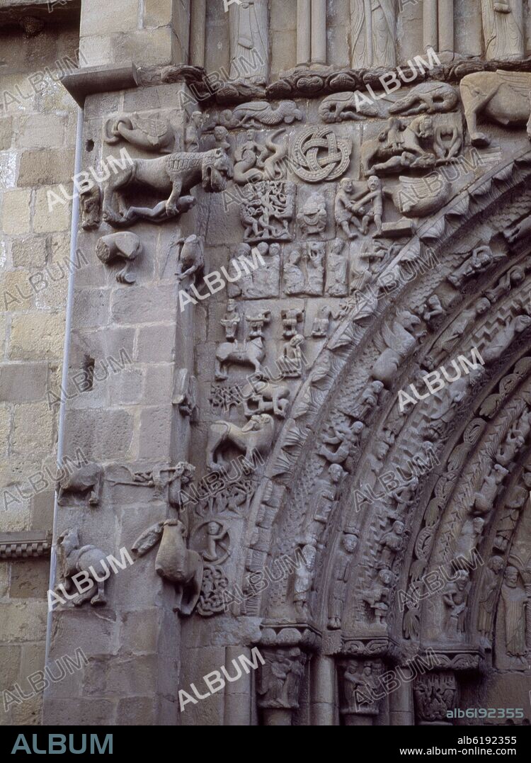 ENJUTA IZQUIERDA DE LA IGLESIA DE SANTA MARIA LA REAL DE SANGÜESA - SIGLO XII.