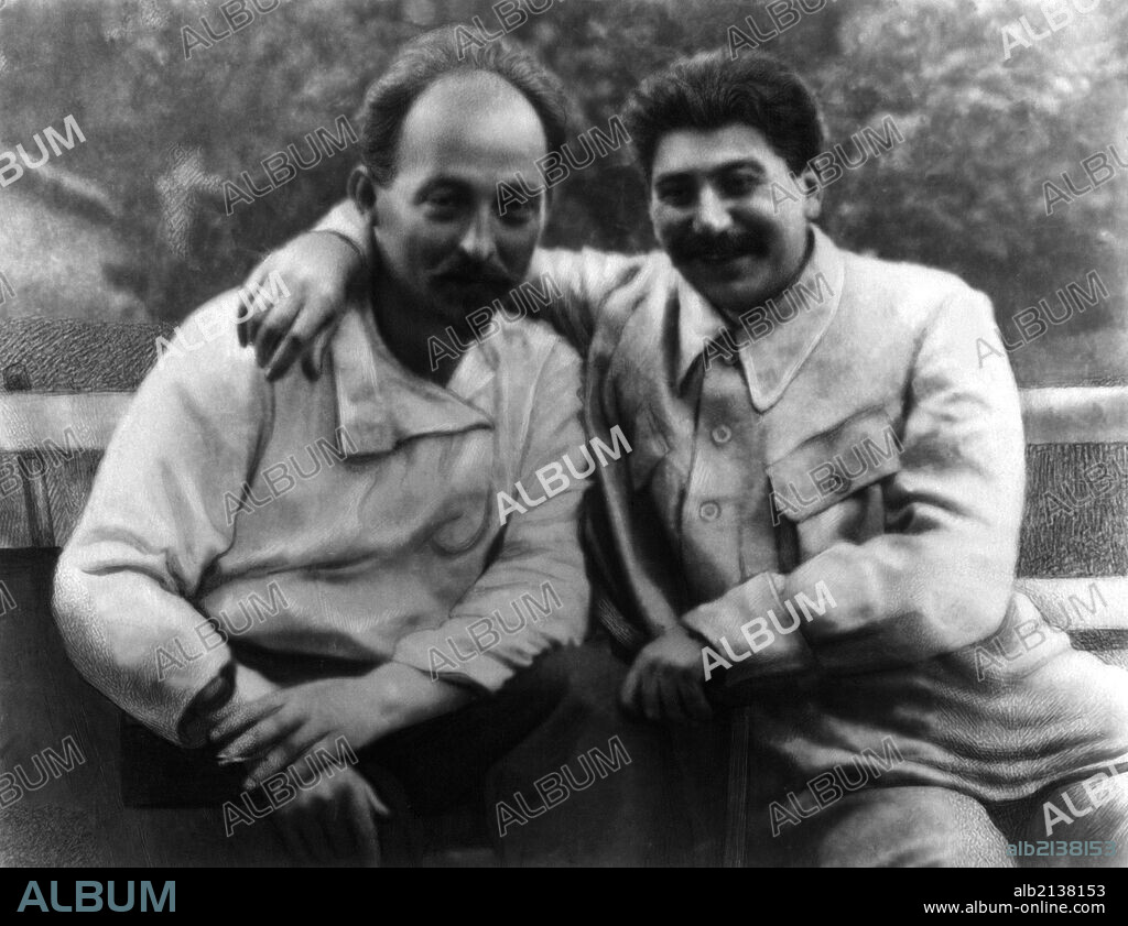JUSSIF WISSARIONOWITSCH DSCHUGASCHWILI. Josef stalin (right) with felix dzherzhinsky, founder of the cheka (first soviet secret police), late 1920s? . 01/02/2013