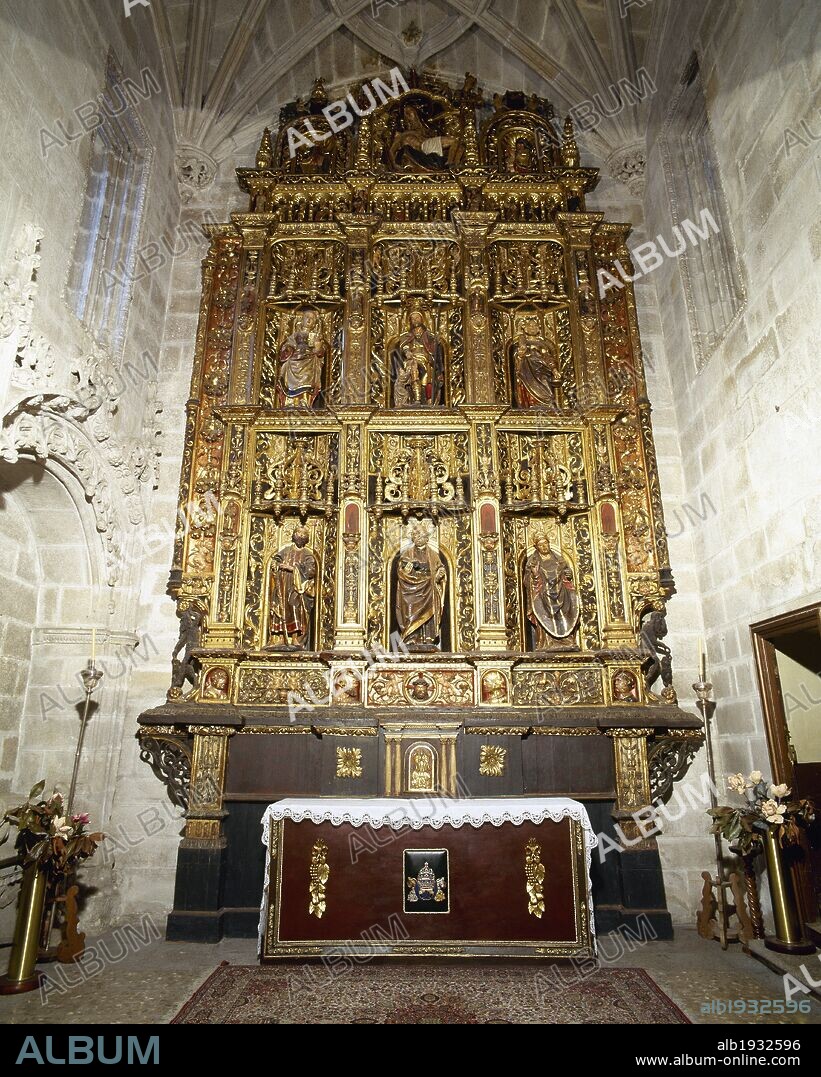 ARTE RENACIMIENTO. ESPAÑA. IGLESIA DE SANTIAGO. Reedificada en el siglo XIV por Fernán Pérez de Andrade "el Mozo". Vista del RETABLO realizado por CORNELIS DE HOLANDA (s. XVI) BETANZOS. Provincia de A Coruña. Galicia. CAMINO DE SANTIAGO.