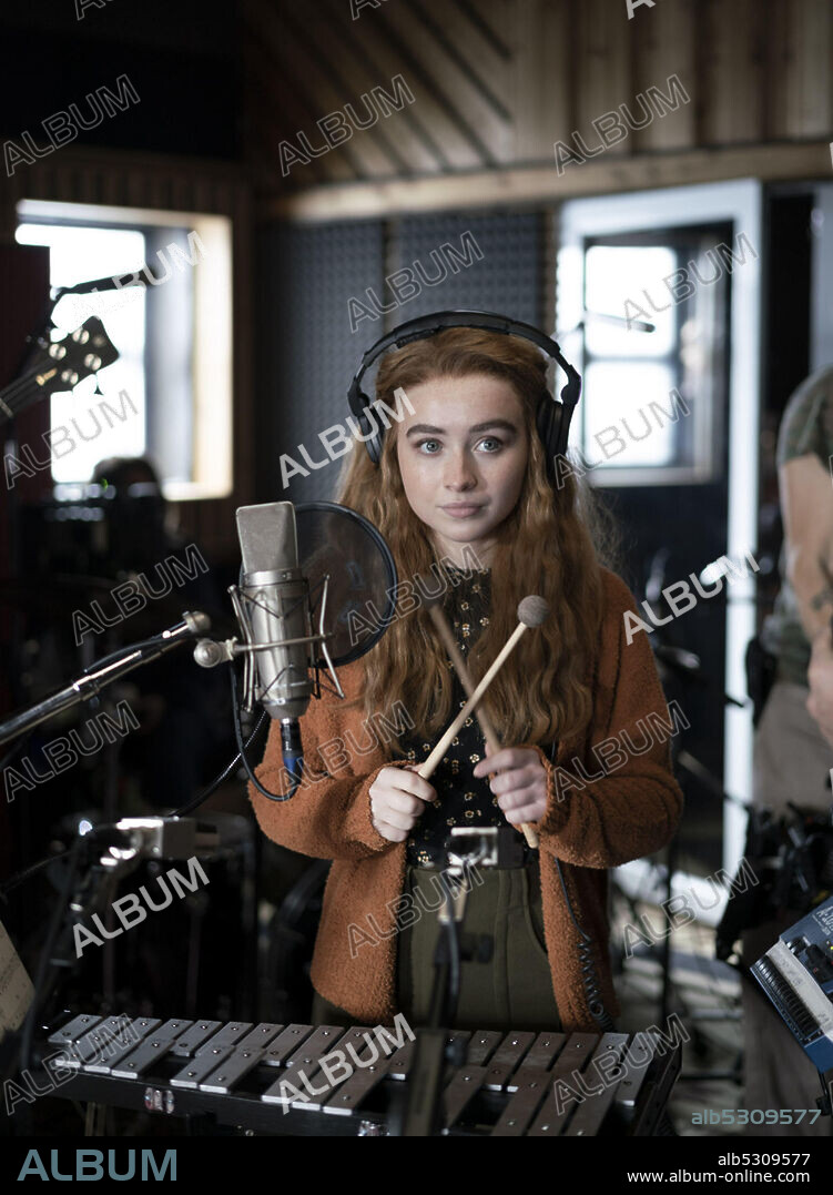 SABRINA CARPENTER in CLOUDS, 2020, directed by JUSTIN BALDONI. Copyright Mad Chance / Wayfarer Studios.
