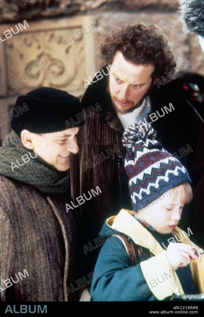 DANIEL STERN, JOE PESCI und MACAULAY CULKIN in HOME ALONE 2: LOST IN NEW YORK, 1992, unter der Regie von CHRIS COLUMBUS. Copyright 20TH CENTURY FOX.