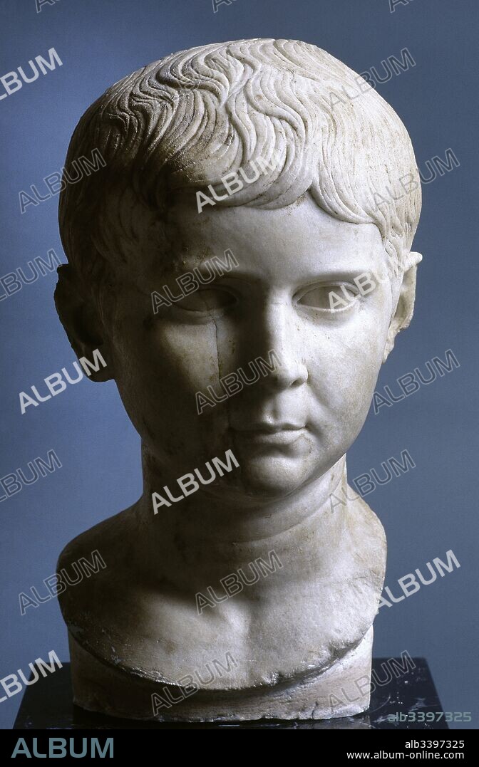 Lucio César (Roma, 17 a. C. -Marsella, 2 d. C.). Sobrino de Augusto, dinastía Julio-Claudia. Retrato de niño en mármol, obra de un taller romano neoático. Procede de las excavaciones de la ciudad romana de Ercávica. Museo de Cuenca. Castilla-La Mancha. España.