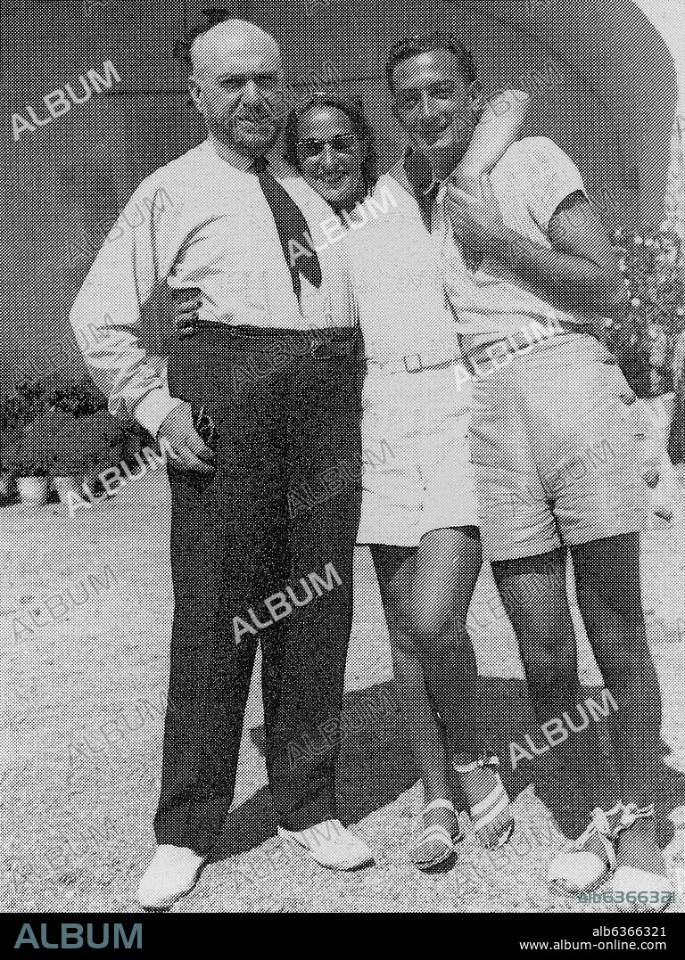 GALA Y SALVADOR DALI CON JOSE MARIA SERT EN EL MAS JUNY DE LA COSTA BRAVA CATALANA - 1934.