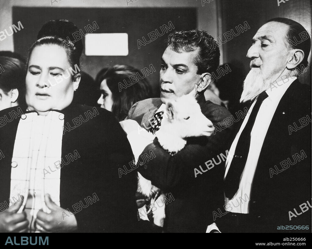 CANTINFLAS in A QUIXOTE WITHOUT LA MANCHA, 1969 (UN QUIJOTE SIN MANCHA), directed by MIGUEL M. DELGADO. Copyright POSA FILMS, S.A.