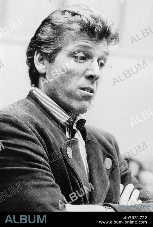 Hampson, Thomas American opera singer (baritone). born 28.6.1955 in Elkhart (Indiana). Thomas Hampson during a reharsal with the Staatsphilharmonie Rheinland-Pfalz.- Photo c. 2000.