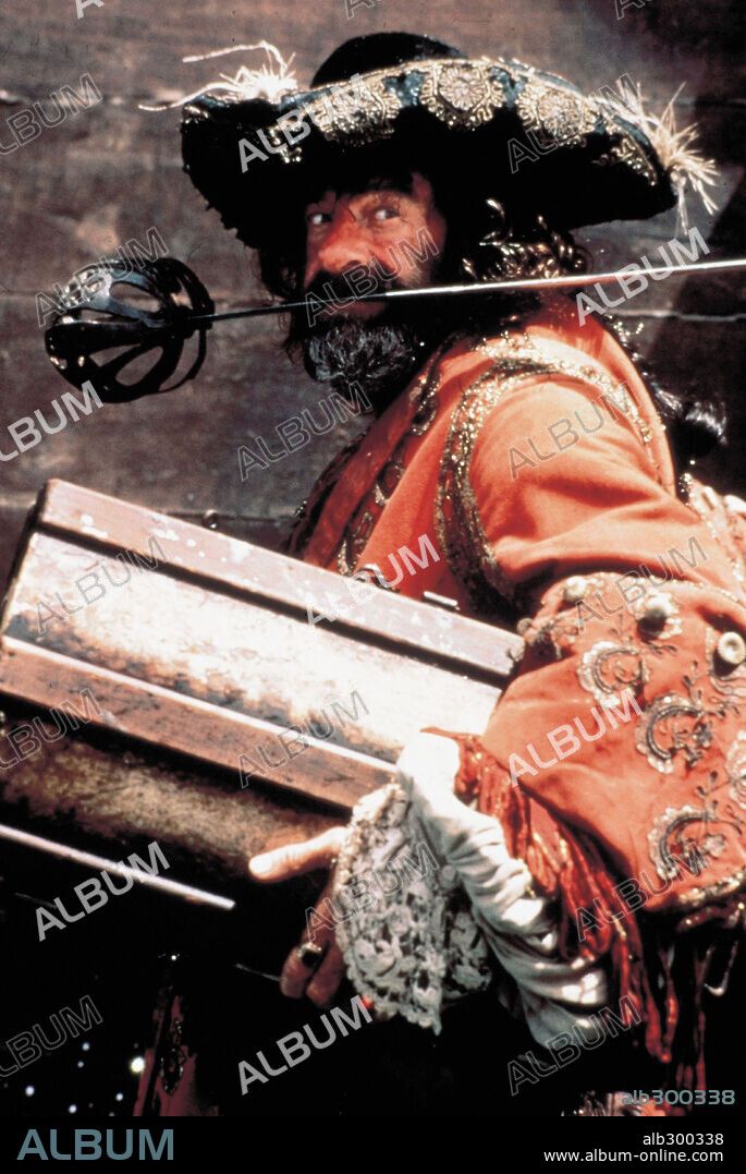 WALTER MATTHAU en PIRATAS, 1986 (PIRATES), dirigida por ROMAN POLANSKI. Copyright CANNON FILMS.