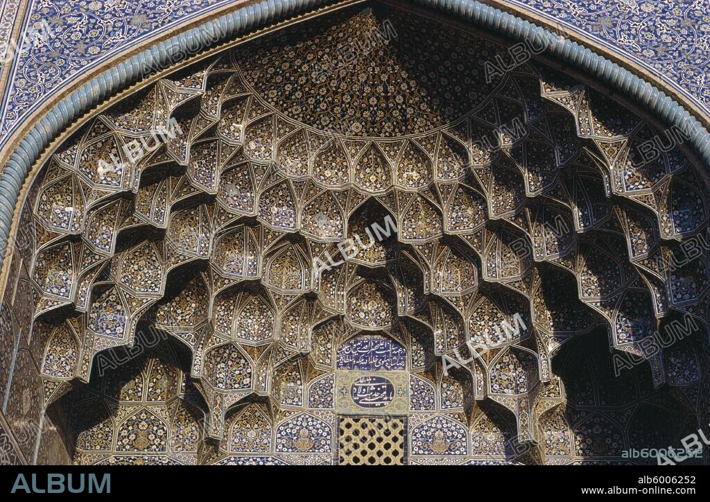 IRAN Esfahan Mosque detail.