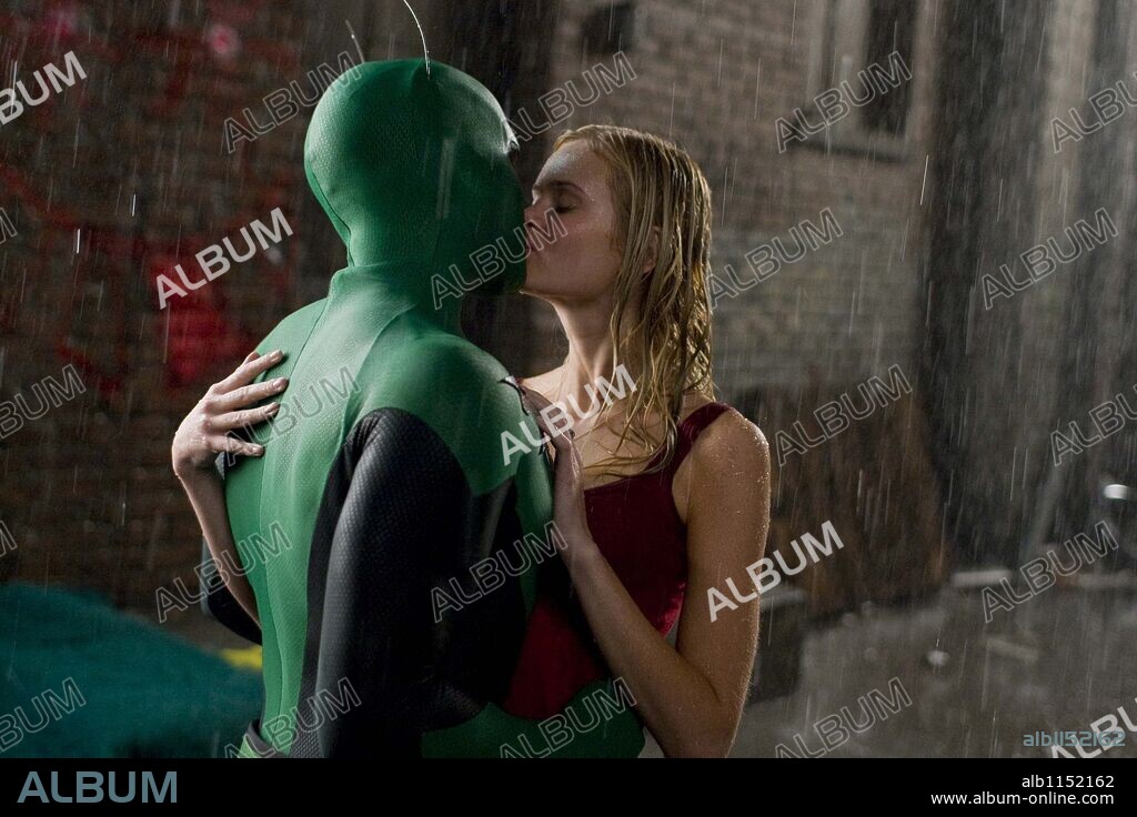 DRAKE BELL et SARA PAXTON dans SUPERHERO MOVIE, 2008. Copyright DIMENSION FILMS / Cortesía.