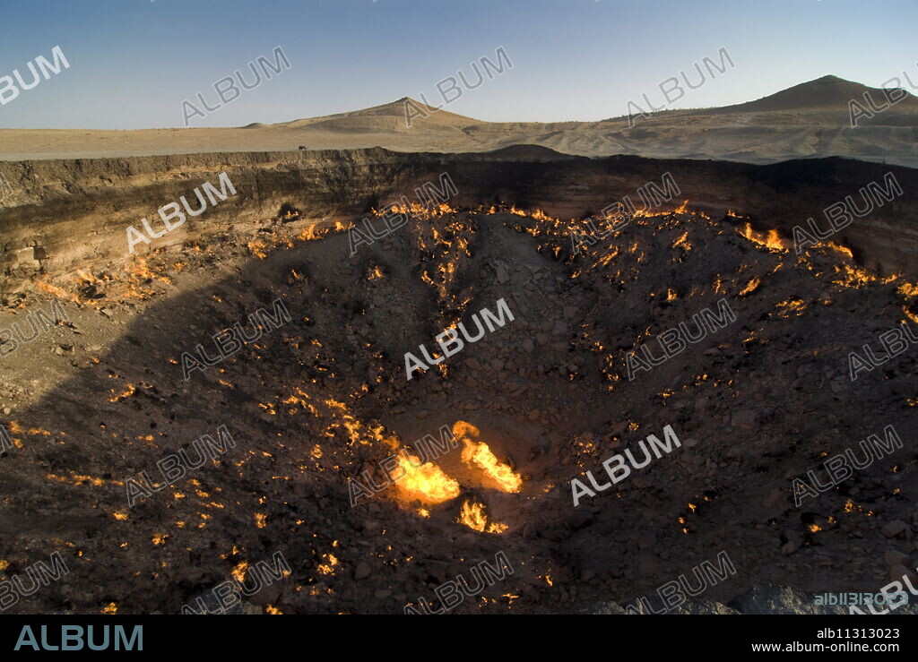 Darvaza Gas crater, Turkmenistan, Central Asia, Asia.