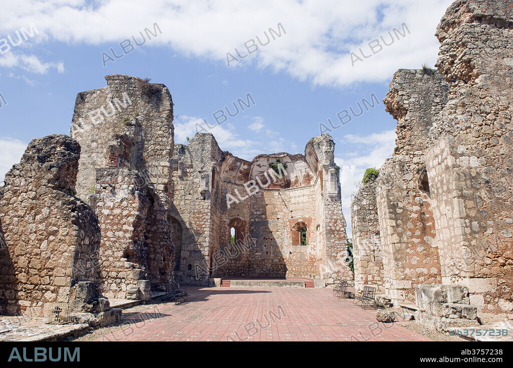 Ruins of Monasterio de San Francisco, UNESCO World Heritage Site, Santo Domingo, Dominican Republic, West Indies, Caribbean, Central America.