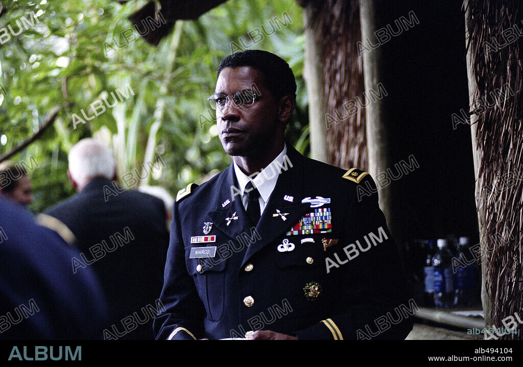 DENZEL WASHINGTON en EL MENSAJERO DEL MIEDO, 2004 (THE MANCHURIAN CANDIDATE), dirigida por JONATHAN DEMME. Copyright PARAMOUNT PICTURES / REGAN, KEN.