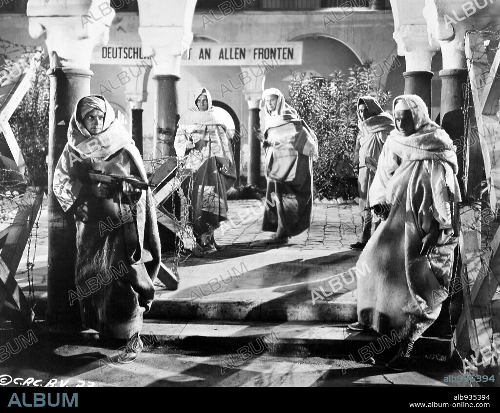 CURD JüRGENS and RICHARD BURTON in BITTER VICTORY, 1957, directed by NICHOLAS RAY. Copyright COLUMBIA PICTURE CORPORATION/ROBERT LAFFONT/TRANSCONTINENTAL / C.