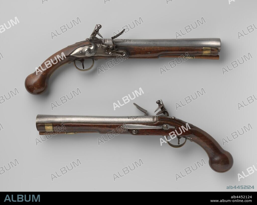 Flint belt gun, with emblem of the Admiralty of Westfriesland, Flint belt gun or blunderbuss gun from a couple. The cock of the lock is engraved with a curl and the screw has the usual slit. The barrel starts straight and round and then narrows slightly towards the center and then becomes wider and oval towards the trumpet, the barrel is stamped with a sign of two crossed anchors with an A and a W, the emblem of the Admiralty of West Frisia, and the coat of arms of Amsterdam. The stock is simply cut and ends in an unadorned, solid wood stock knob. The brass fitting consists of, among other things, a front drawer belt and a loading stick tube, the loading stick is made of steel, the iron belt hook is filed, Hoorn (North Holland), Enkhuizen, Admiralty of the Noorderkwartier, Johannes Rousseau, Amsterdam, 1780 - 1795, wood (plant material), brass (alloy), steel (alloy), cutting, l 47.5 cm l 28.8 cm d 48 mm × d 28.9 mm.