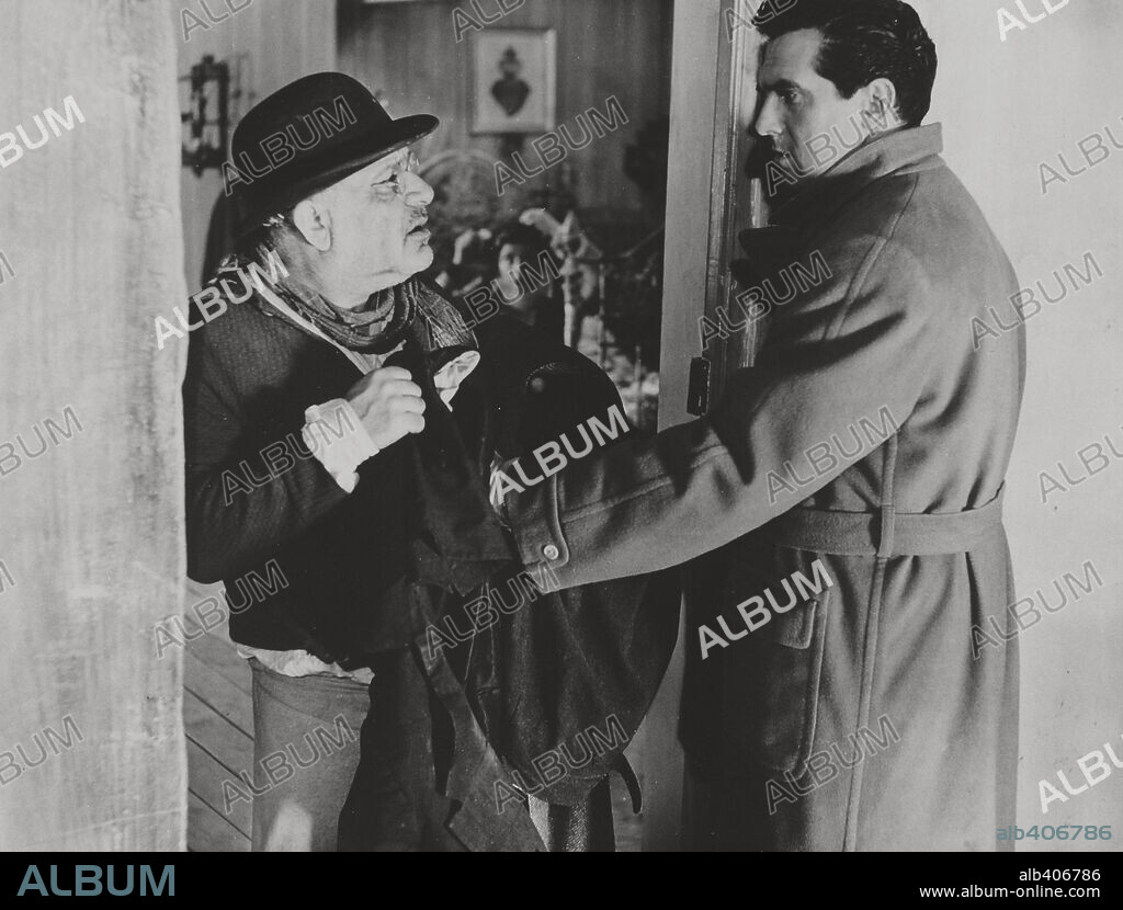 AKIM TAMIROFF y ROBERT ARDEN en MISTER ARKADIN, 1955 (MR. ARKADIN), dirigida por ORSON WELLES. Copyright MERCURY/CERVANTES FILMS/FILMORSA.