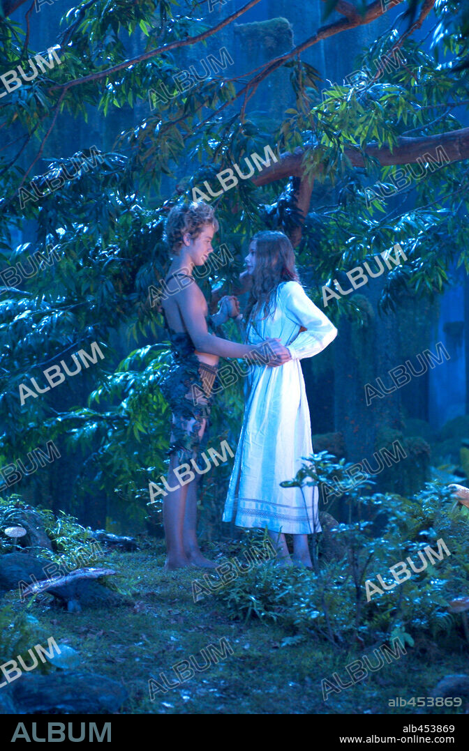 JEREMY SUMPTER et RACHEL HURD-WOOD dans PETER PAN, 2003, réalisé par P. J. HOGAN. Copyright UNIVERSAL STUDIOS / BOLAND, JASIN.