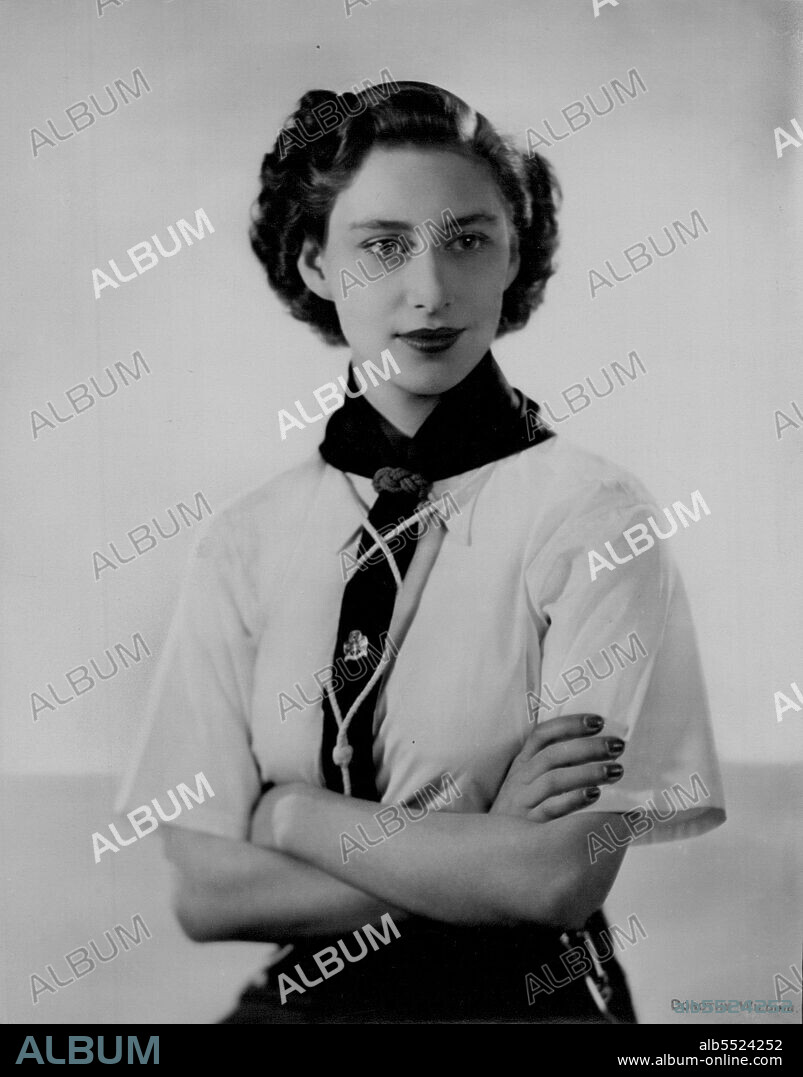 A new portrait of HRH The Princess Margaret, wearing the uniform of the sea ranger. July 25, 1949. (Photo by Dorothy Wilding).