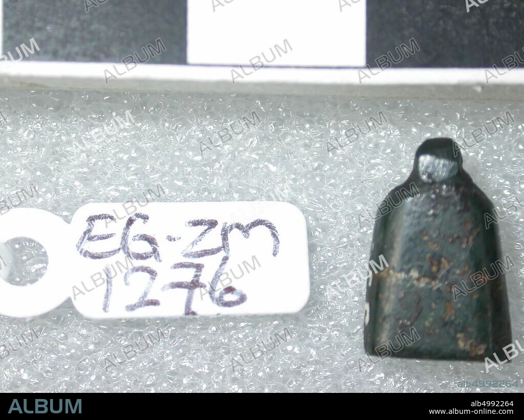 marker, amulet, hieroglyph, stone (black), 1,3 cm, Egypt.