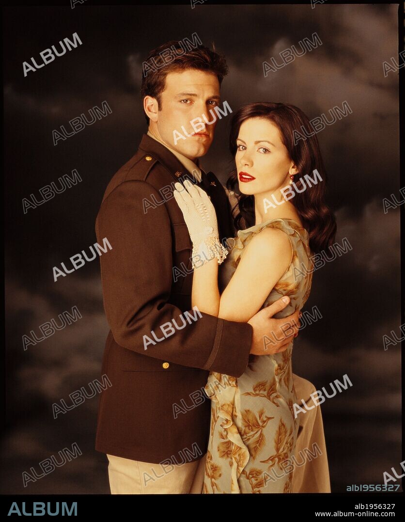 BEN AFFLECK und KATE BECKINSALE in PEARL HARBOR, 2001, unter der Regie von MICHAEL BAY. Copyright TOUCHSTONE PICTURES.
