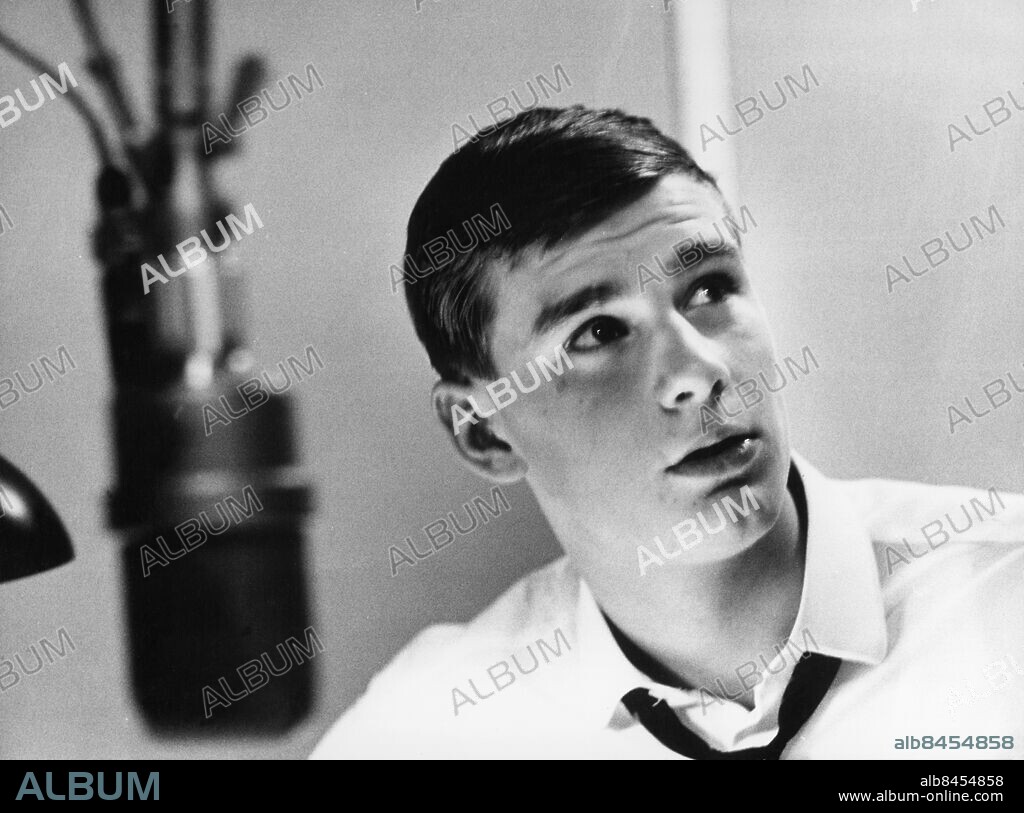 STOCKHOLM 1962.. Orig. bildtext... Melodiradion 1962 Rep. 180 Not. Bolme Anm. T Bolme, f 1945, svensk skådespelare. Radiokanal P3 Radiopratare CD503 persons: TOMAS BOLME sites: SVERIGE;STOCKHOLM.