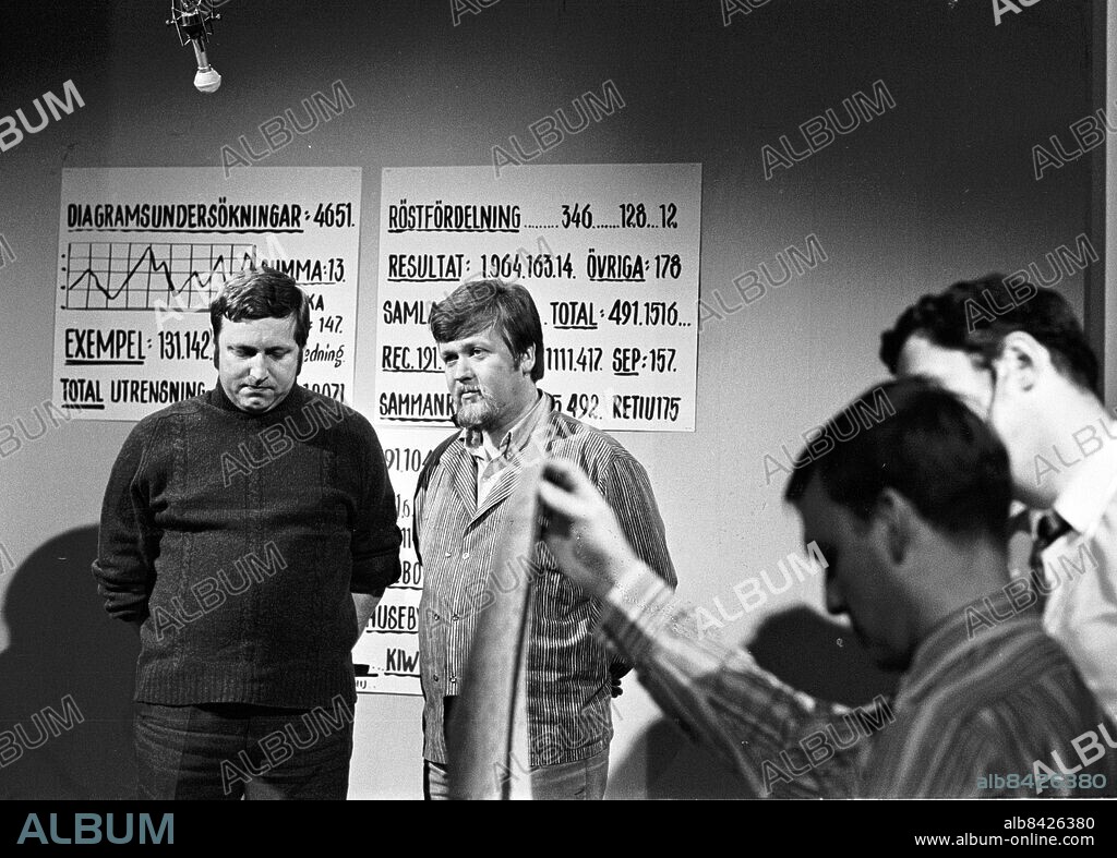 Publikfriarna i TV Göteborg 1968-11-28. Rolv Wesenlund och Harald Heide-Steen Jr . Foto: Pelle Lund / Kamerareportage *** Local Caption *** . PELLE LUND.