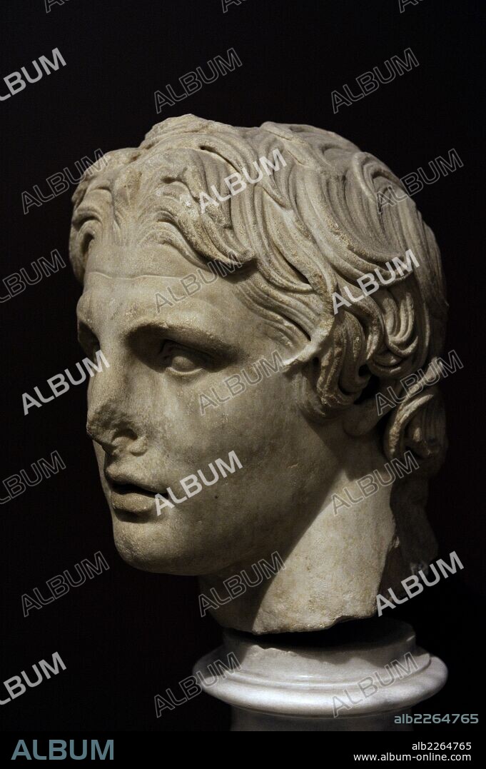 ALEJANDRO MAGNO (Pella, 356 a. C. -Babilonia, 323 a. C.). Rey de Macedonia, hijo de Filipo II y de Olimpia. Cabeza de Alejandro Magno procedente de Pérgamo, Turquía (primera mitad del siglo II a. C.). Mármol. Estilo helenístico. Detalle. Museo Arqueológico. Estambul. Turquía.