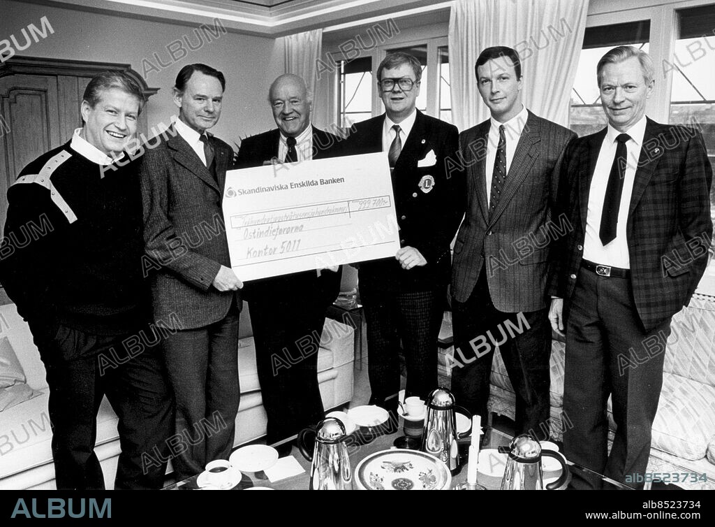 Göteborg 1988-03-03. Stiftelsen Ostindiefararen Götheborg - fr v: Anders Wästfelt, Jörgen Weibull, okänd, okänd, Peter Hjörne samt okänd.. Foto: Magnus Sundberg / GP *** Local Caption *** . MAGNUS SUNDBERG.