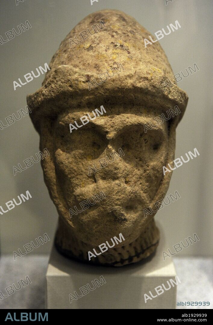ARTE. EDAD MEDIA. INGLATERRA. CABEZA de caballero. Inglaterra, S. XIII. Piedra. Casi todos los cruzados en Tierra Santa procedían de Inglaterra y Francia. Adquirido en 1994. Museo Histórico Alemán (Deutsches Historisches Museum). Berlín. Alemania. Europa.