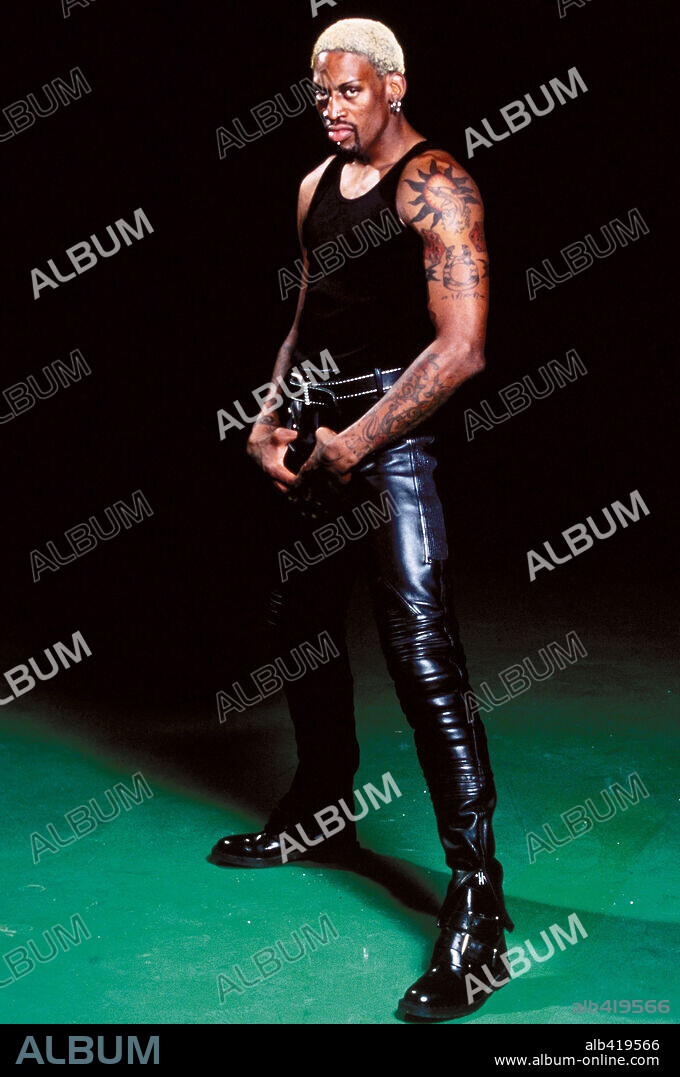 DENNIS RODMAN in SIMON SEZ, 1999, directed by KEVIN ELDERS. Copyright GLOBAL ENTERTAINMENT/SIGNATURE FILMS.