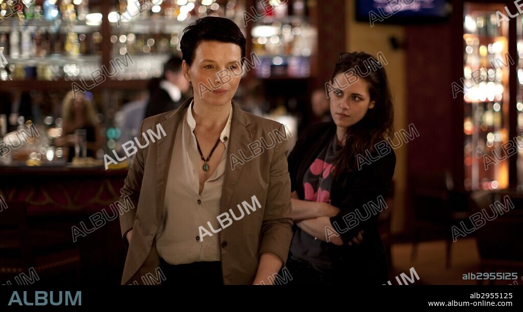 JULIETTE BINOCHE, KRISTEN STEWART y OLIVIER ASSAYAS en VIAJE A SILS MARIA, 2014 (CLOUDS OF SILS MARIA), dirigida por OLIVIER ASSAYAS. Copyright CG CINEMA/CAB PRODUCTIONS/EZEKIEL FILM PRODUCTION/PALLAS FIL / BETHUEL, CAROL.