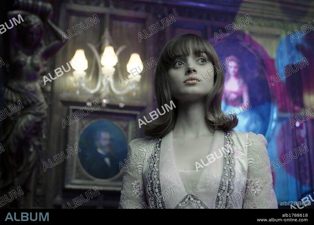 BELLA HEATHCOTE in DARK SHADOWS, 2012, unter der Regie von TIM BURTON. Copyright WARNER BROS. PICTURES.