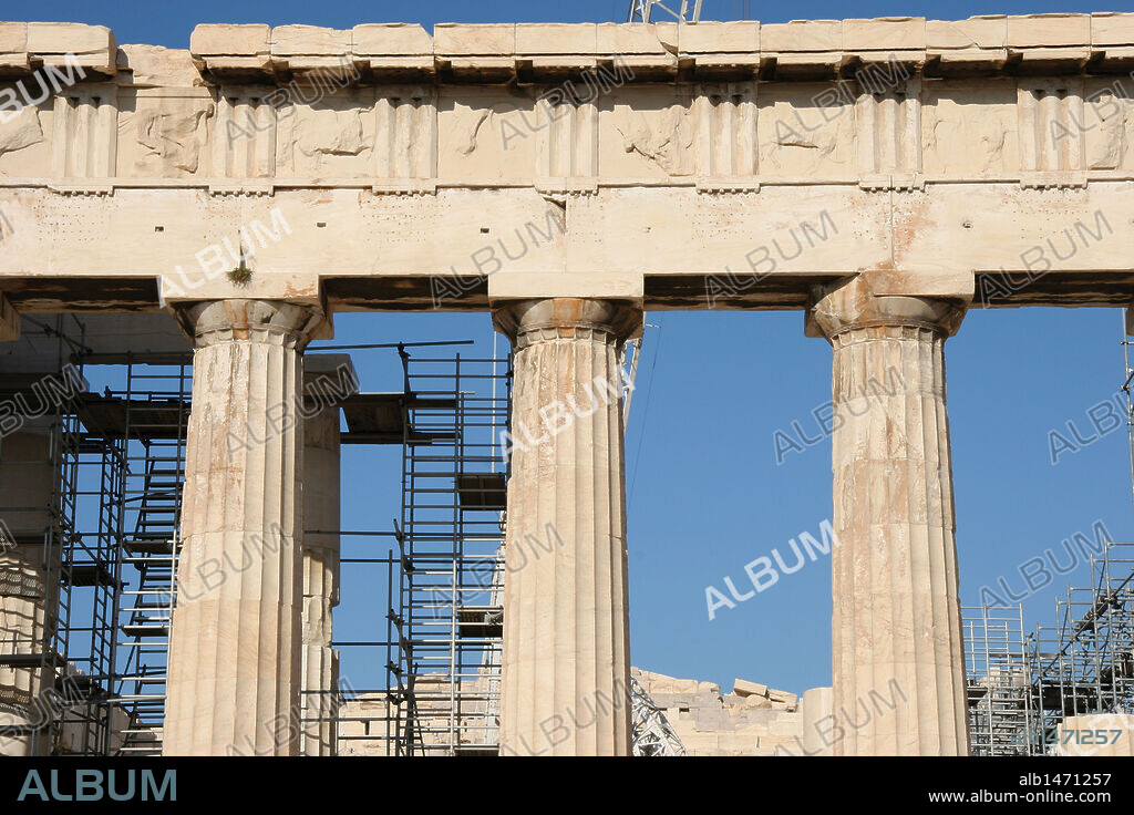 ARTE GRIEGO-EPOCA CLASICA. GRECIA. PARTENON. Detalle del FRISO de estilo DORICO decorado con TRIGLIFOS y METOPAS. ACROPOLIS DE ATENAS.
