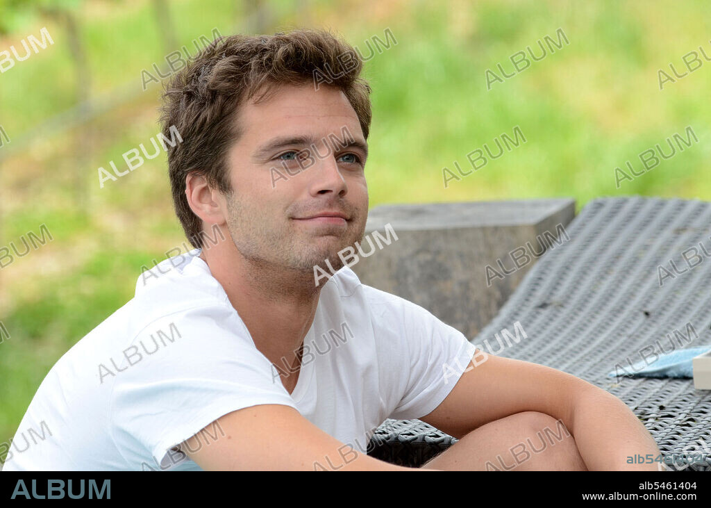SEBASTIAN STAN en LABERINTO, 2012 (LABYRINTH), dirigida por CHRISTOPHER SMITH. Copyright SCOTT FREE PRODUCTIONS.