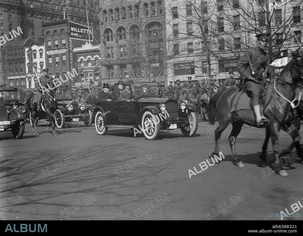 HARRIS & EWING. Harding Inauguration, 1921. [Inauguration of President Warren G. Harding, Washington, D.C.: procession passing the offices of The Washington Post newspaper].