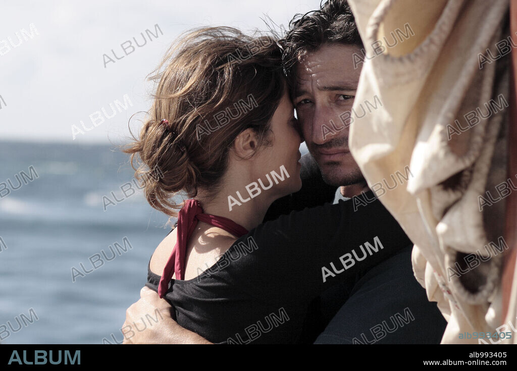 AITANA SANCHEZ-GIJON y CARMELO GOMEZ en LA CARTA ESFERICA, 2007, dirigida por IMANOL URIBE. Copyright ENRIQUE CEREZO PRODUCCIONES.