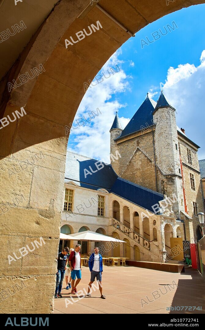 Tour de Bar, Musée des Beaux-Arts, Dijon, Cote d'Or, Burgundy Region, Bourgogne, France, Europe.