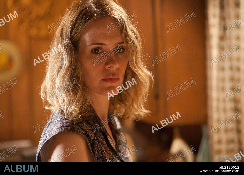 SARAH PAULSON in MUD, 2012, directed by JEFF NICHOLS. Copyright EVEREST ENTERTAINMENT.
