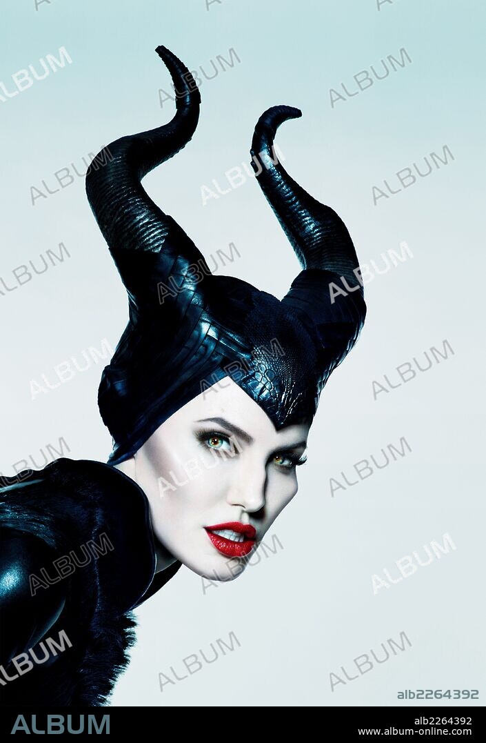 ANGELINA JOLIE in MALEFICENT, 2014, directed by ROBERT STROMBERG. Copyright MOVING PICTURE COMPANY.
