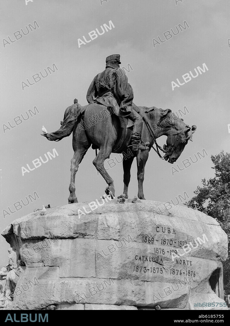 MARIANO BENLLIURE Y GIL. MONUMENTO AL GENERAL ARSENIO MARTINEZ CAMPOS (1831-1900) - 1907 - FOTOGRAFIA EN BLANCO Y NEGRO - AÑOS 50.