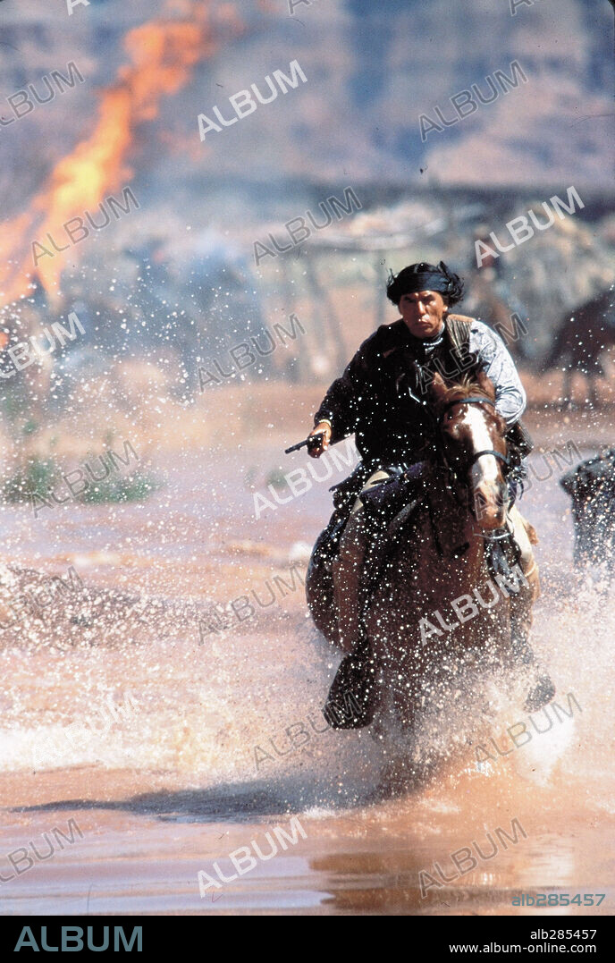WES STUDI in GERONIMO: AN AMERICAN LEGEND, 1993, directed by WALTER HILL. Copyright COLUMBIA PICTURES.