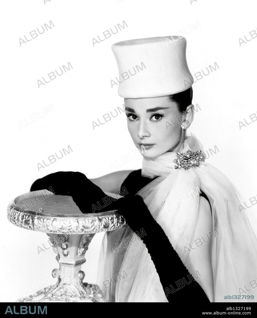 AUDREY HEPBURN in FUNNY FACE, 1957, directed by STANLEY DONEN. Copyright PARAMOUNT PICTURES.