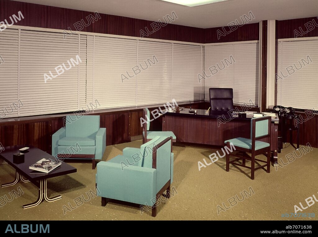 MUEBLES DE OFICINA AÑOS 60.
