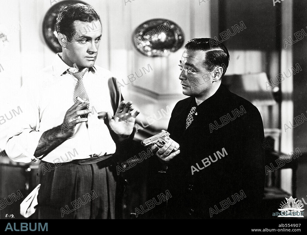 BOB HOPE and PETER LORRE in MY FAVORITE BRUNETTE, 1947, directed by ELLIOTT NUGENT. Copyright PARAMOUNT PICTURES.
