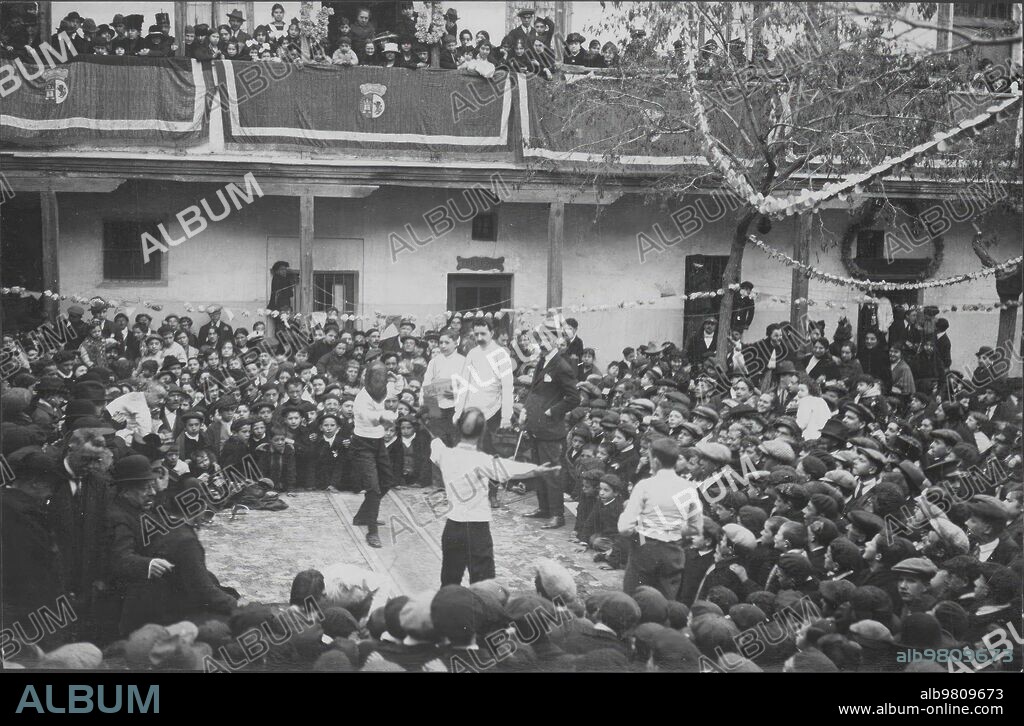 18 marzo 1919. Madrid. La fiesta de san José en el Hospicio. Sesión de esgrima por los Asilados de la clase del Sr. lancho.