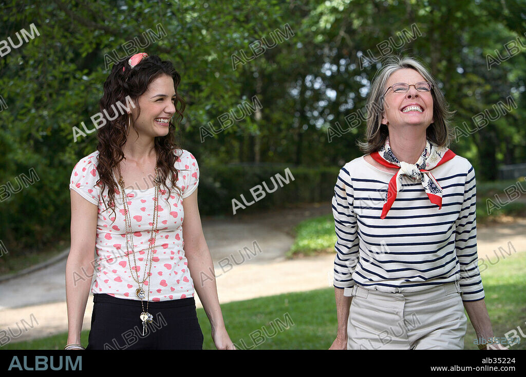 DIANE KEATON and KATIE HOLMES in MAD MONEY, 2008, directed by CALLIE KHOURI. Copyright BIG CITY PICTURES/GRANADA ENTERTAINMENT USA/GRAND ARMY ENTER / MOSELEY, MELISSA.