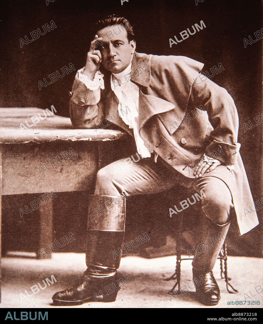 Hipólito Lázaro Higueras (Barcelona, 13 de septiembre de 1887 ibídem, 15 de mayo de 1974) fue un famoso tenor lírico español. Colección privada.