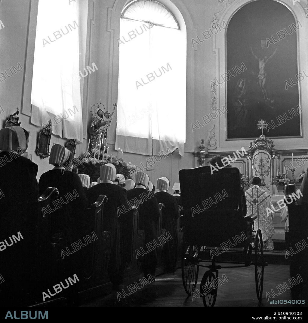 Prayer service at the chapel of the Red Cross hospital at Munich, Germany 1930s.