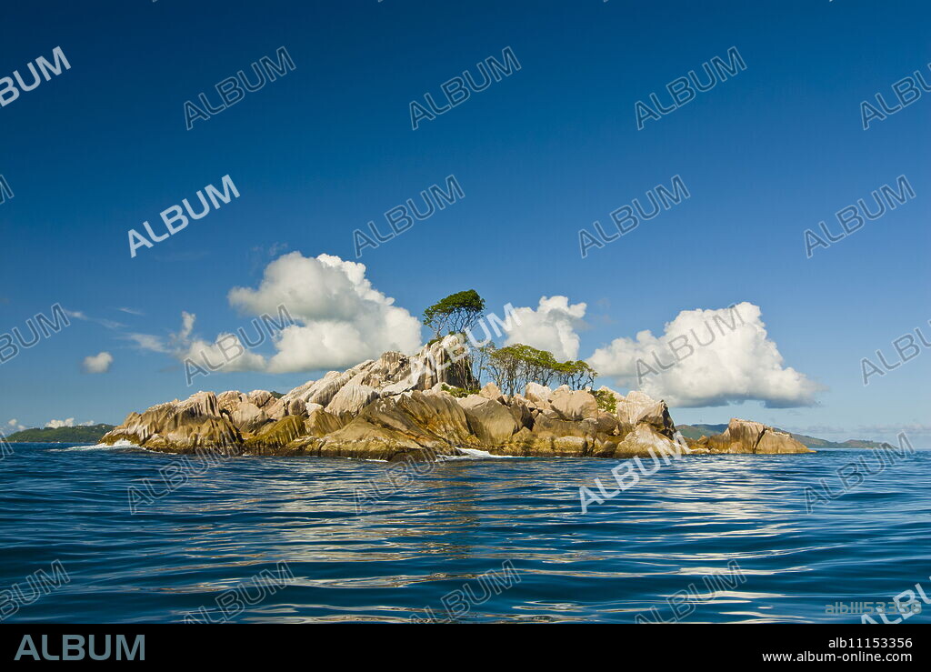 Little uninhabitated island near Ile aux Cocos, Seychelles, Indian Ocean, Africa.