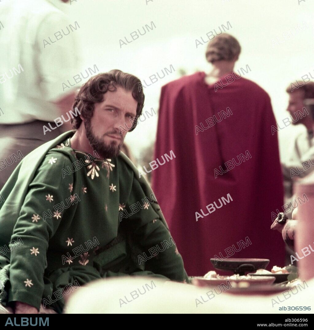 PETER CUSHING in ALEXANDER THE GREAT, 1956, directed by ROBERT ROSSEN. Copyright UNITED ARTISTS.